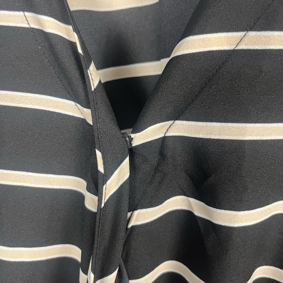 LOFT Women’s plus Stripped Peplum Wrap Blouse size 24 - Picture 5 of 6